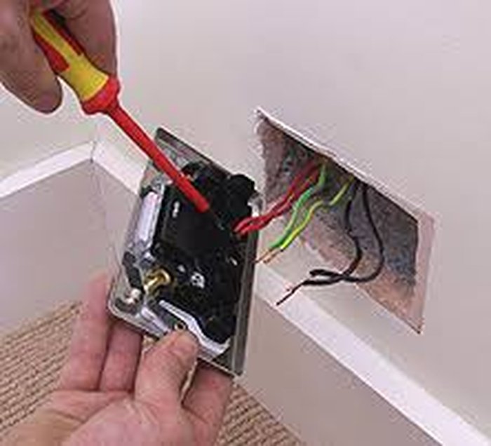 Rewiring a double socket during a domestic upgrade