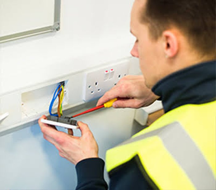 Testing a socket after rewiring work